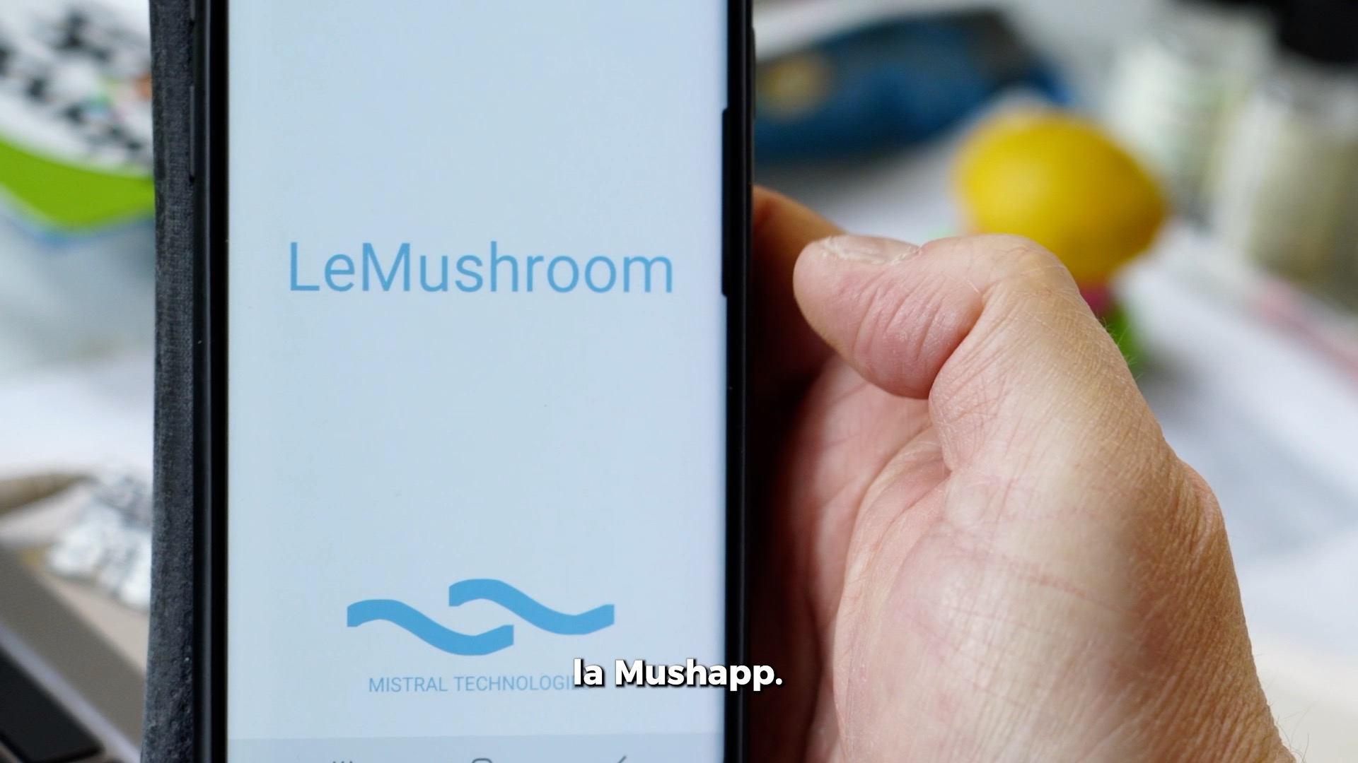 Une image contenant texte, Téléphone mobile, Appareil de communications portable, Appareil de communication
Description générée automatiquement